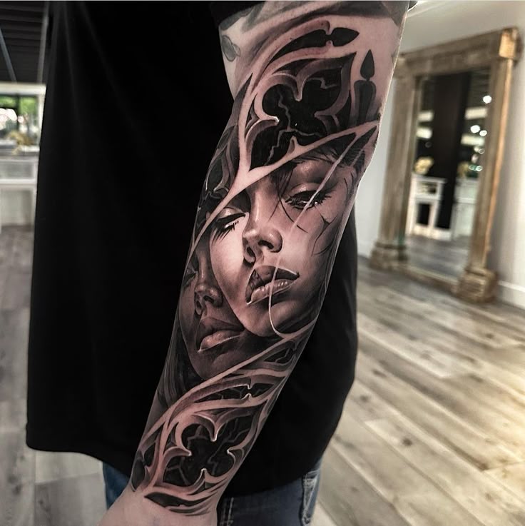 Black and grey tattoo Gouda