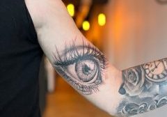 Black en grey realism Waddinxveen